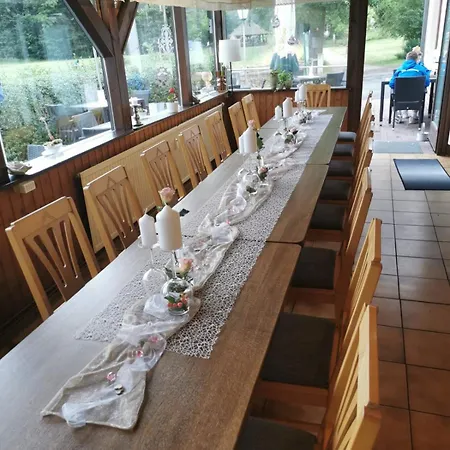 Hotel Die Burgschaenke In Burgjoss *