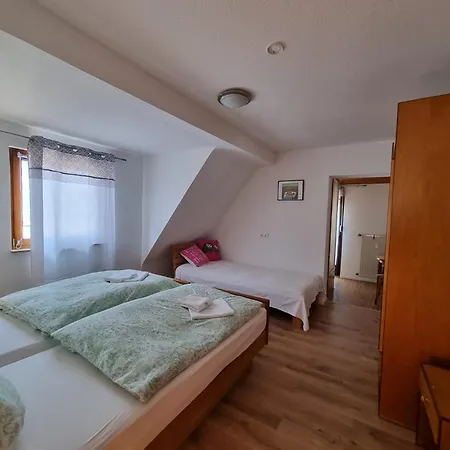 Die Burgschaenke In Burgjoss Hotel Pfaffenhausen (Main-Kinzig)
