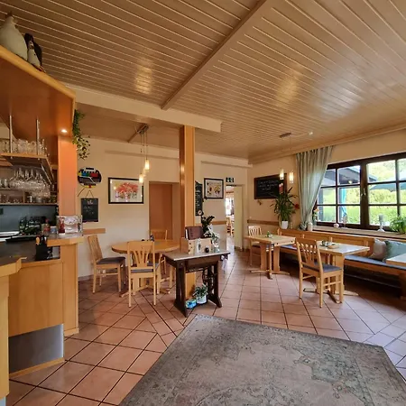 Hotel Die Burgschaenke In Burgjoss *